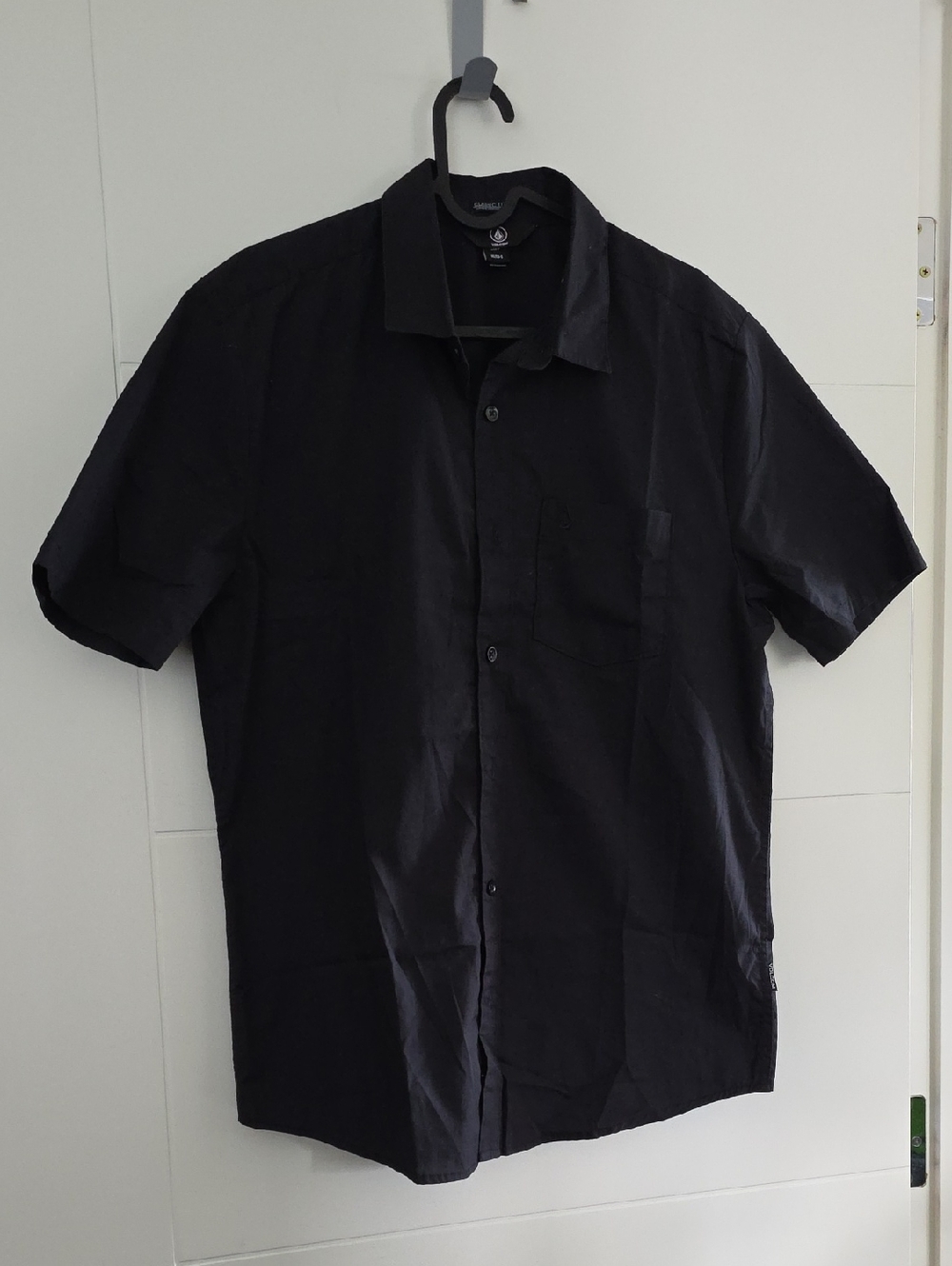 Volcom Men's Black Short Sleeve Button-Down Shirt Size S